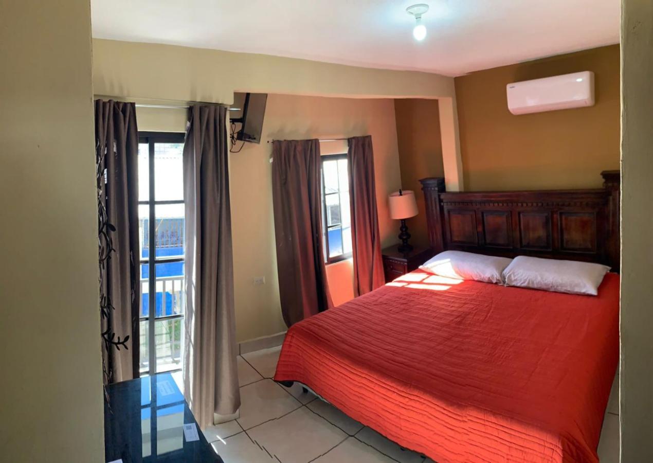 אסקיפולס Hotel Finestra מראה חיצוני תמונה